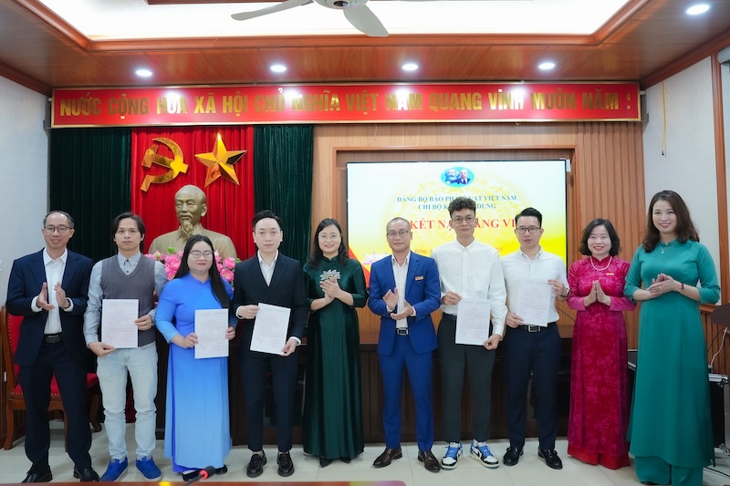 Chi bộ Khối Nội dung, Đảng bộ Báo Pháp luật Việt Nam kết nạp Đảng viên mới